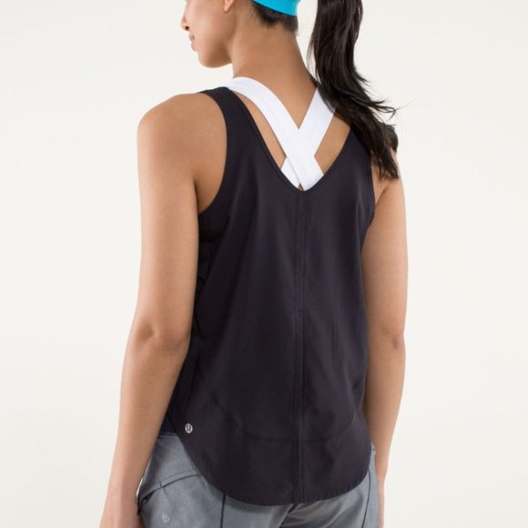 Lululemon Run: Featherweight Singlet in Black - Picture 4 of 7